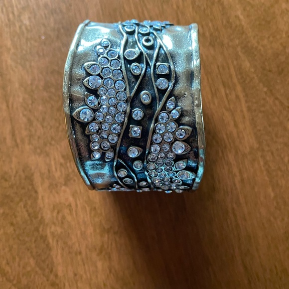 Cuff bracelet - Picture 4 of 6